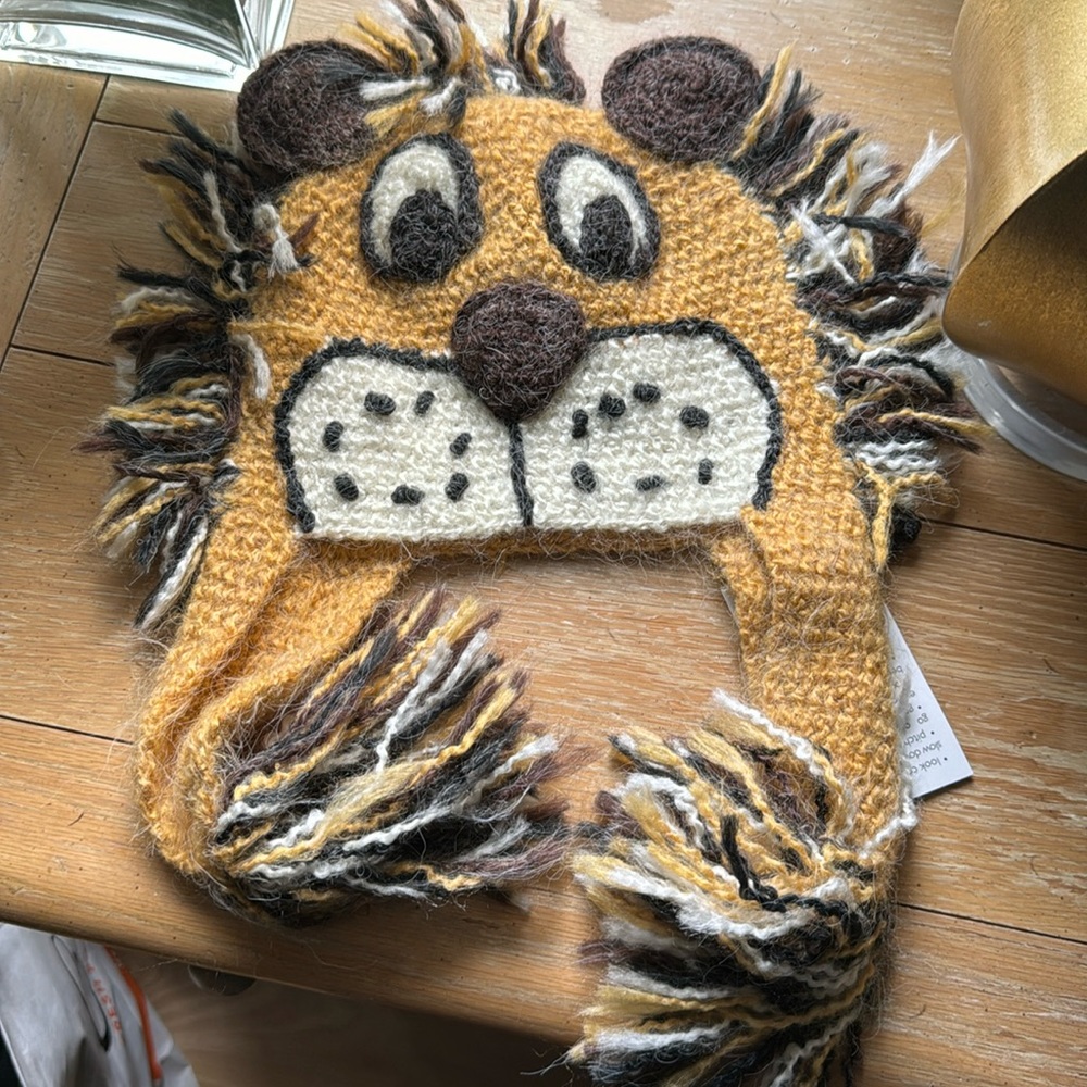 Cheek to Cheek Kids Knit Lion Hat - Too Cute